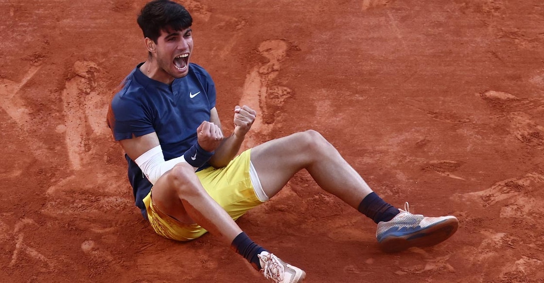TENNIS-FRENCHOPEN Carlos Alcaraz celebrates his triumph. Photo: Reuters/Gonzalo Fuentes